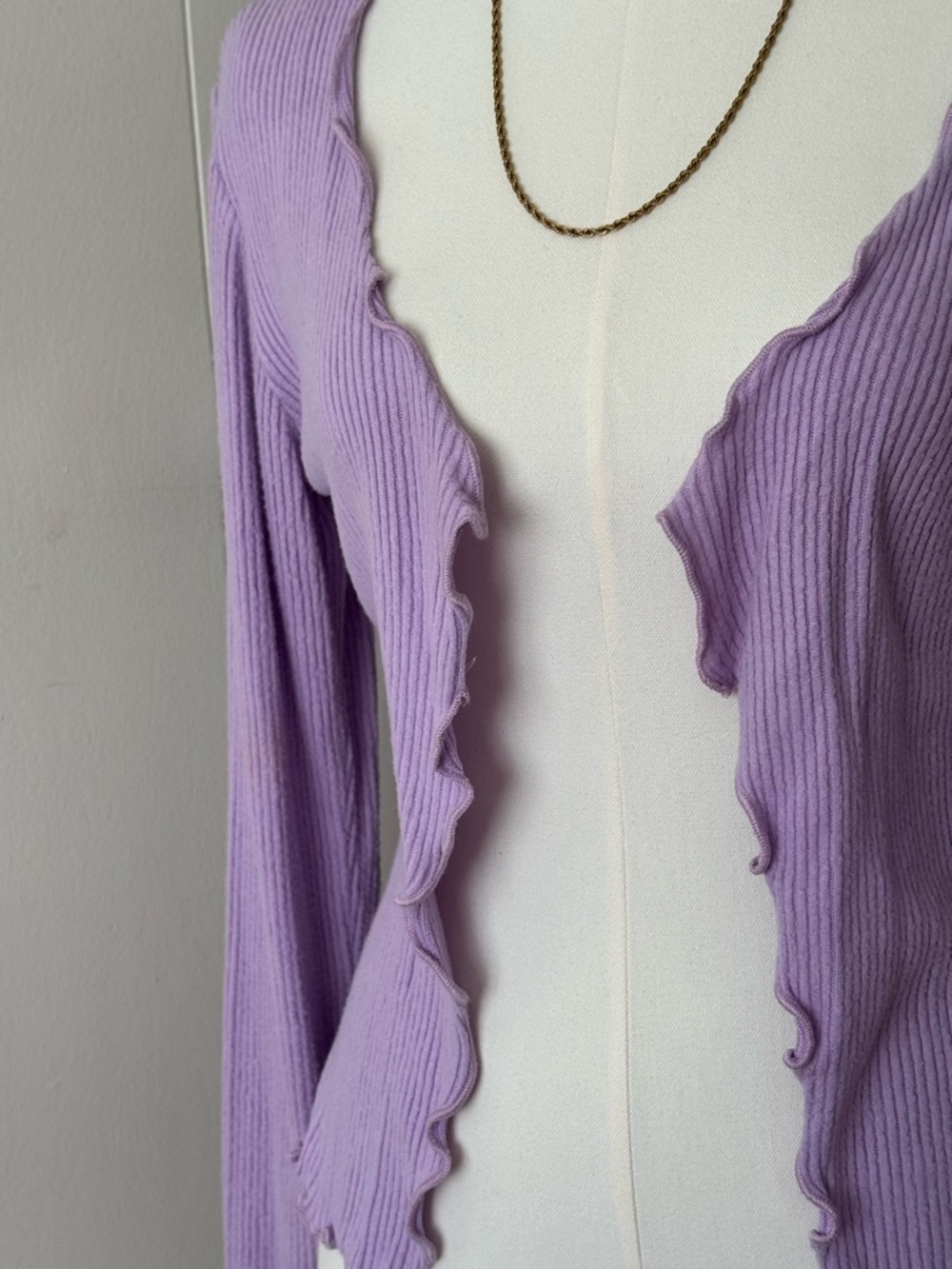 PrettyLittleThing Lilac Ribbed Cardigan with Ruffle Trim - Picture 2 of 3